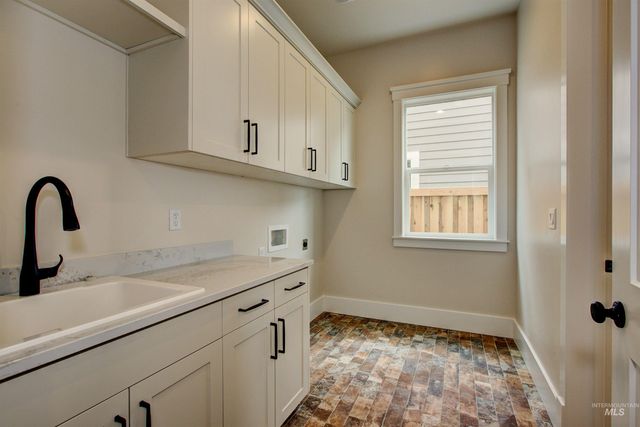 1137 E Crescendo St, Meridian, ID 83642