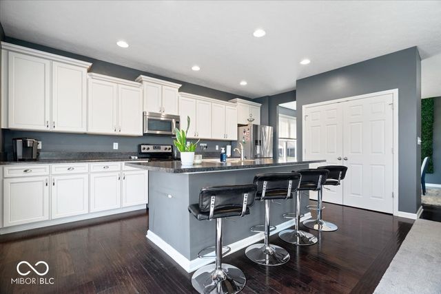 8595 N Deer Hill Drive, Mccordsville, IN 46055