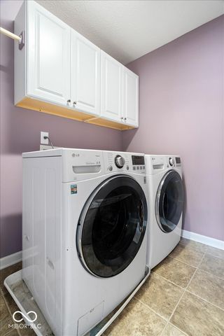 8595 N Deer Hill Drive, Mccordsville, IN 46055