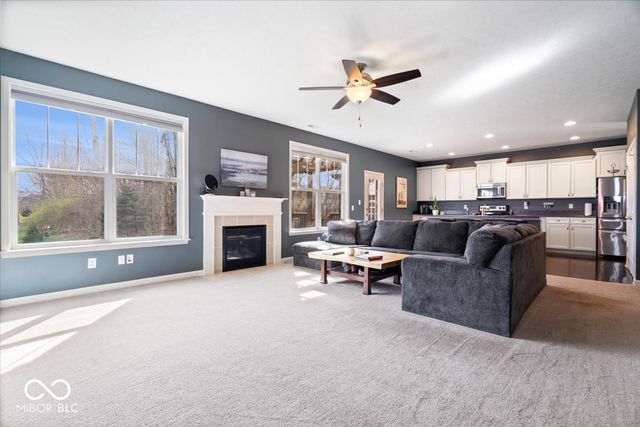 8595 N Deer Hill Drive, Mccordsville, IN 46055