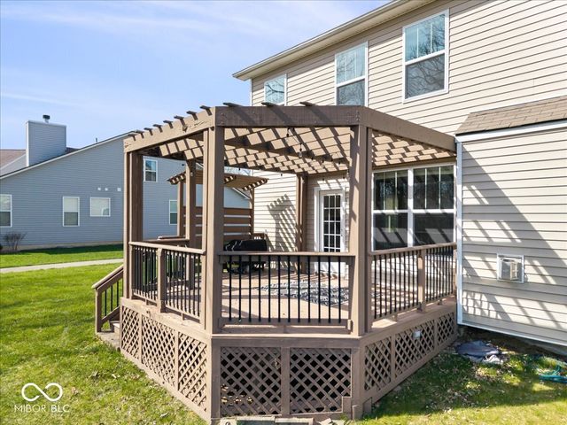 8595 N Deer Hill Drive, Mccordsville, IN 46055