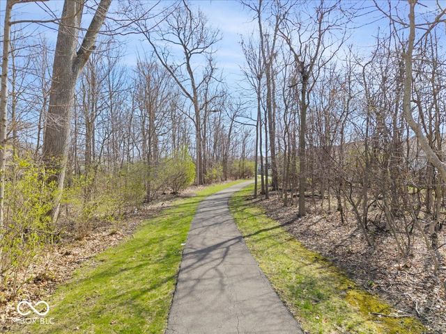 8595 N Deer Hill Drive, Mccordsville, IN 46055