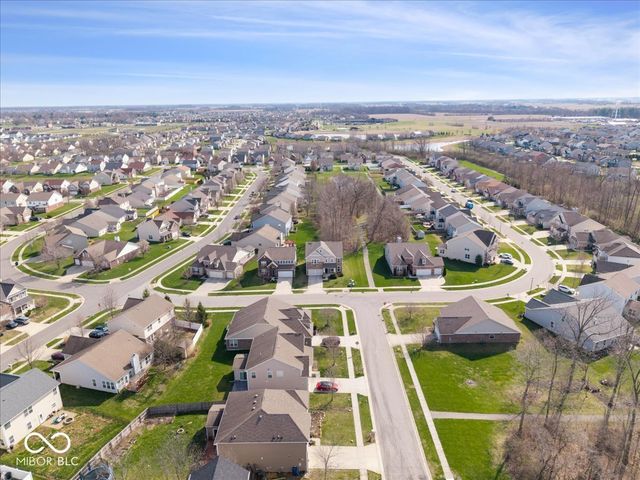 8595 N Deer Hill Drive, Mccordsville, IN 46055