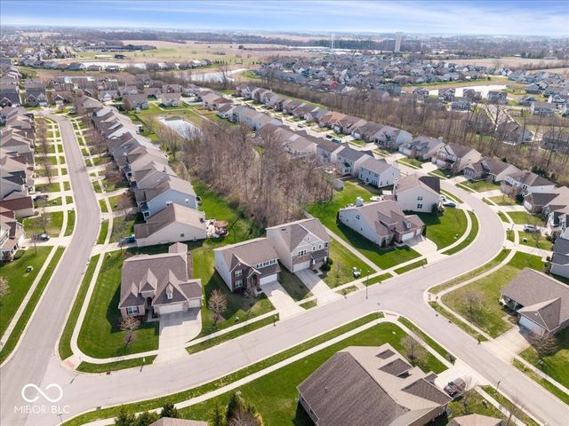 8595 N Deer Hill Drive, Mccordsville, IN 46055