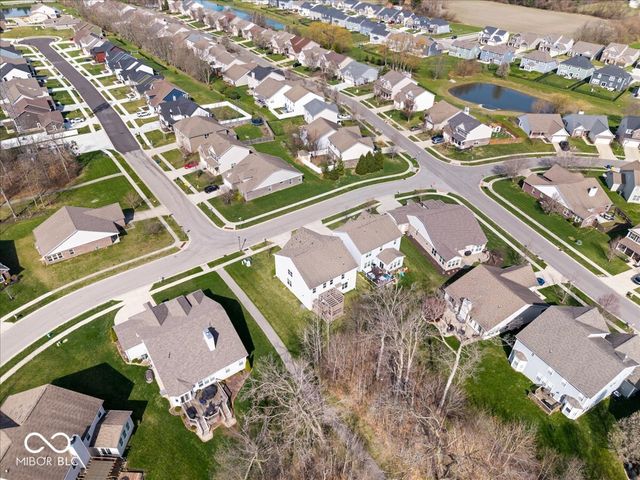 8595 N Deer Hill Drive, Mccordsville, IN 46055