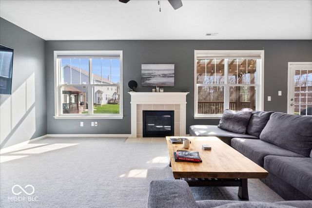 8595 N Deer Hill Drive, Mccordsville, IN 46055