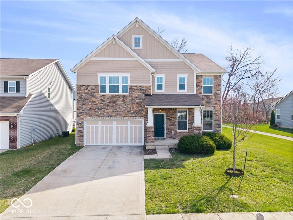8595 N Deer Hill Drive, Mccordsville, IN 46055