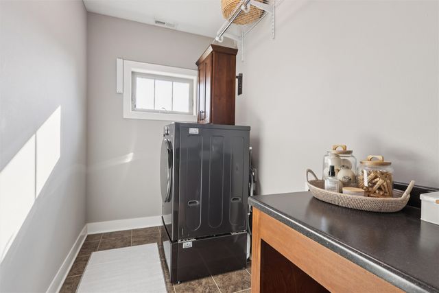 8243 Sky View Circle, West Des Moines, IA 50266