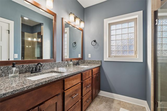 8243 Sky View Circle, West Des Moines, IA 50266