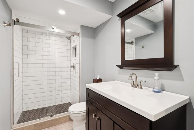 8243 Sky View Circle, West Des Moines, IA 50266