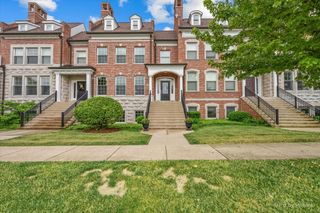 15 North Street 4H, Woodstock, IL 60098