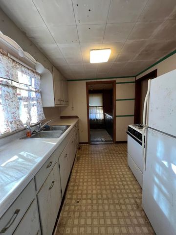 610 Home Street, La Porte, IN 46350