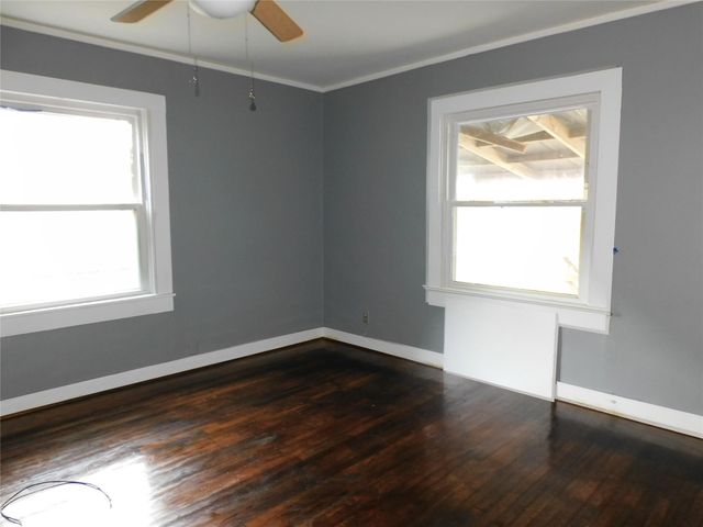 405 13th Avenue N, Texas City, TX 77590