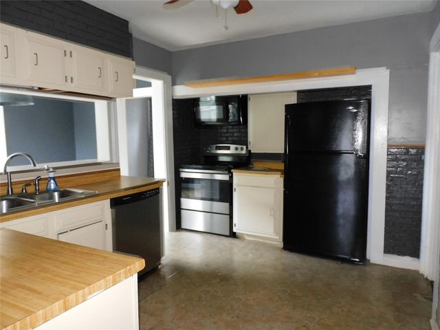 405 13th Avenue N, Texas City, TX 77590