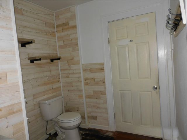 405 13th Avenue N, Texas City, TX 77590