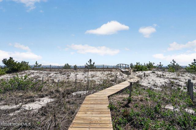 1521 Ocean Avenue, Mantoloking, NJ 08738