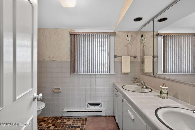 1521 Ocean Avenue, Mantoloking, NJ 08738