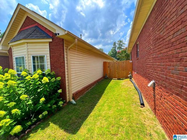 550 LAKESIDE CIRCLE, Center Point, AL 35215