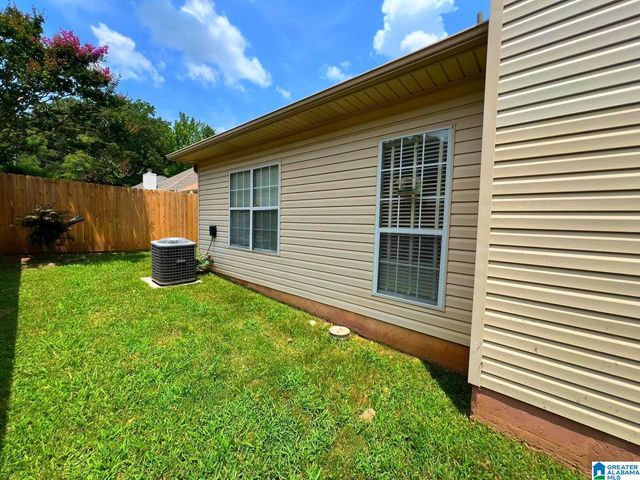 550 LAKESIDE CIRCLE, Center Point, AL 35215