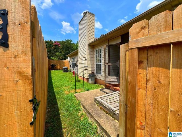 550 LAKESIDE CIRCLE, Center Point, AL 35215
