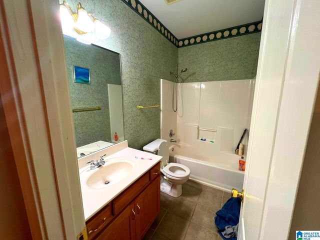 550 LAKESIDE CIRCLE, Center Point, AL 35215