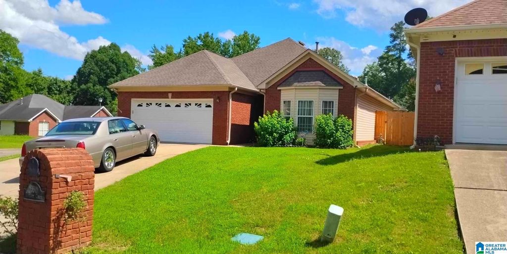 550 LAKESIDE CIRCLE, Center Point, AL 35215