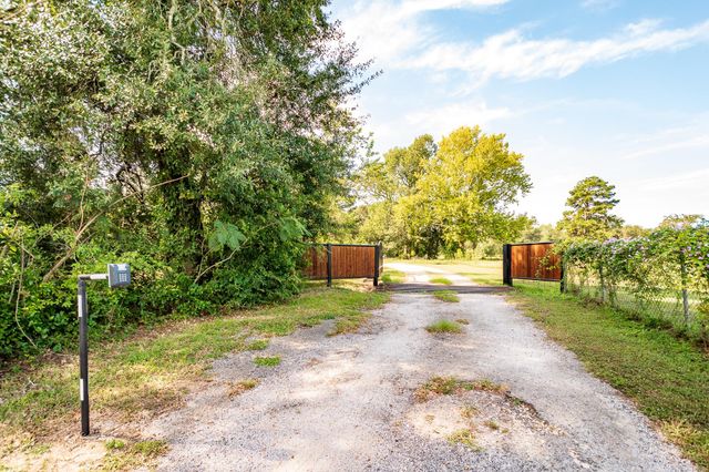 15774 Fm 3083 Road, Conroe, TX 77302