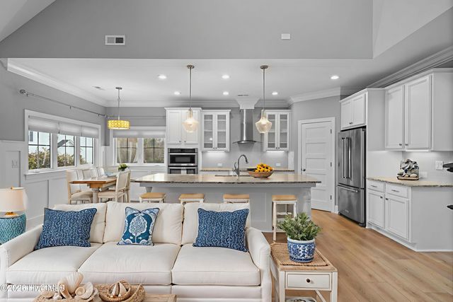 63 Evergreen Lane, Hampstead, NC 28443