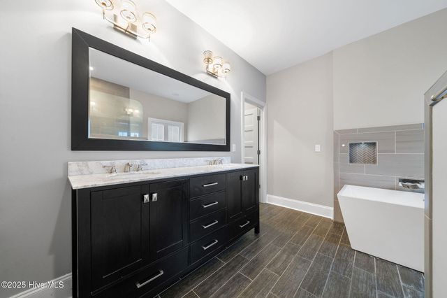 63 Evergreen Lane, Hampstead, NC 28443