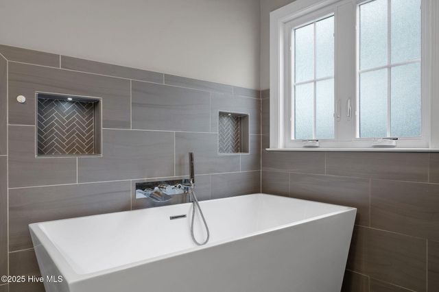 63 Evergreen Lane, Hampstead, NC 28443