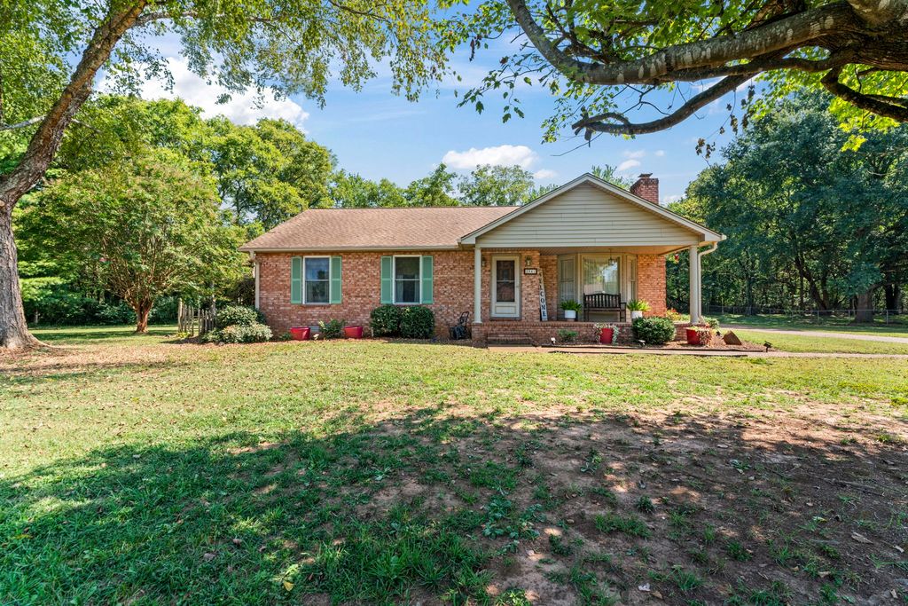 2941 Lone Oak Dr, Murfreesboro, TN 37128