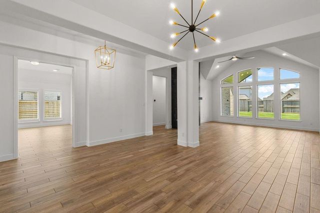 12122 Grassy Bend Drive, Mont Belvieu, TX 77523