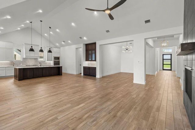 12122 Grassy Bend Drive, Mont Belvieu, TX 77523