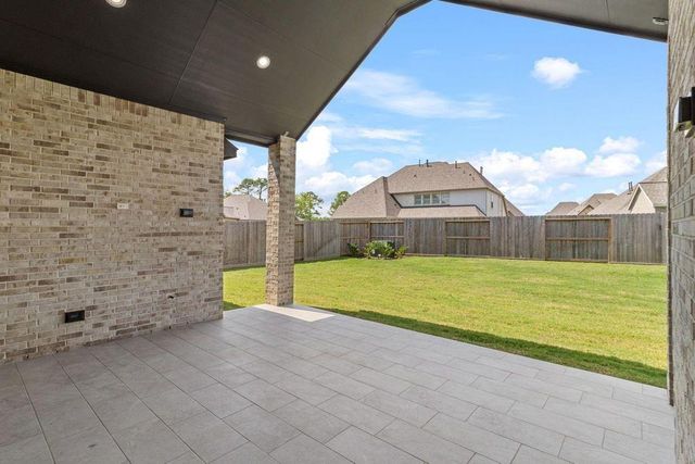 12122 Grassy Bend Drive, Mont Belvieu, TX 77523