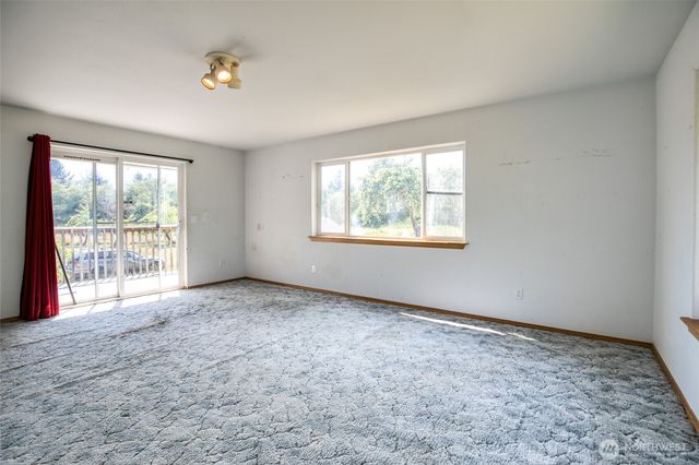 1487 Ocean Beach Road, Hoquiam, WA 98550