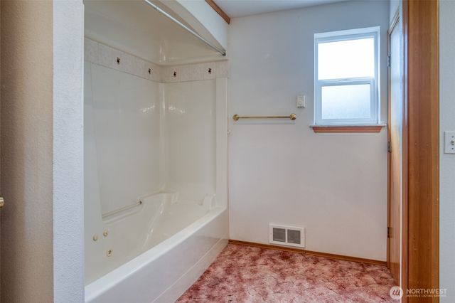 1487 Ocean Beach Road, Hoquiam, WA 98550