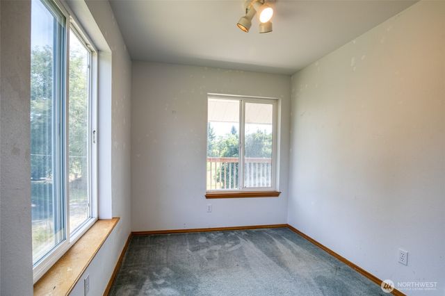 1487 Ocean Beach Road, Hoquiam, WA 98550