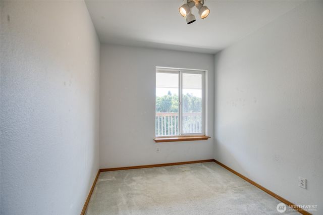 1487 Ocean Beach Road, Hoquiam, WA 98550