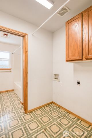 1487 Ocean Beach Road, Hoquiam, WA 98550