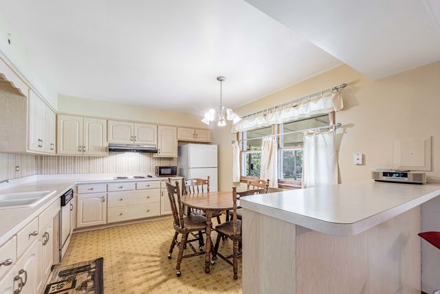 1161 E 171st Court, South Holland, IL 60473
