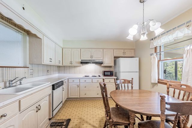 1161 E 171st Court, South Holland, IL 60473