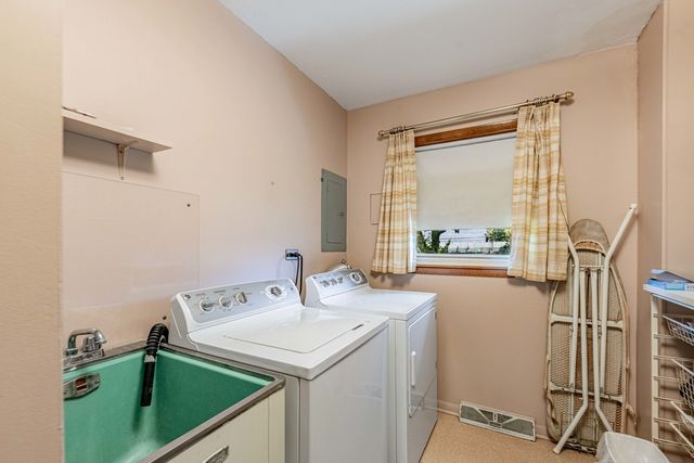 1161 E 171st Court, South Holland, IL 60473