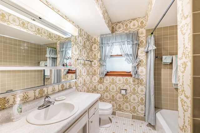 1161 E 171st Court, South Holland, IL 60473