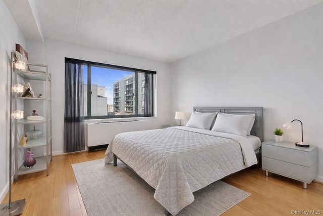 136 Beach 117th Street 4N, Rockaway Park, NY 11694