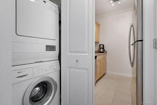 136 Beach 117th Street 4N, Rockaway Park, NY 11694