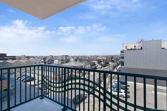 136 Beach 117th Street 4N, Rockaway Park, NY 11694