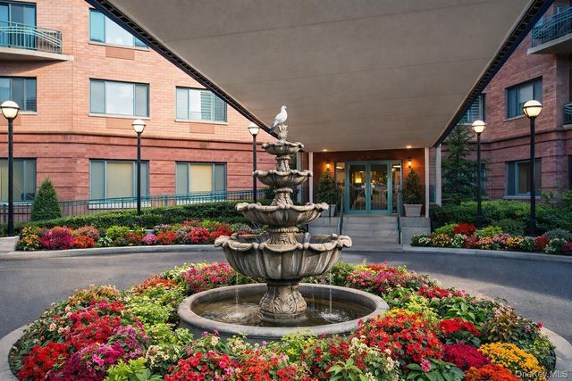 136 Beach 117th Street 4N, Rockaway Park, NY 11694