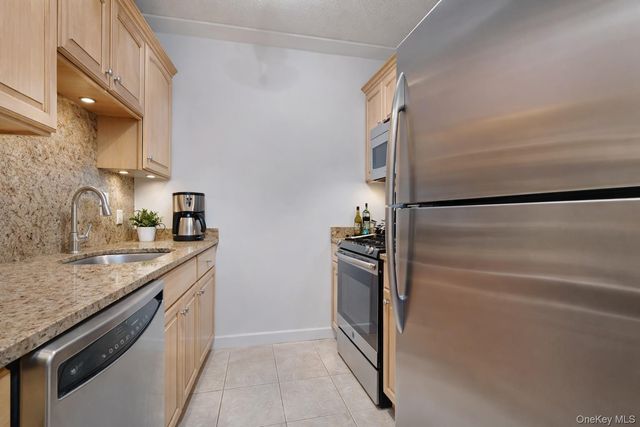 136 Beach 117th Street 4N, Rockaway Park, NY 11694