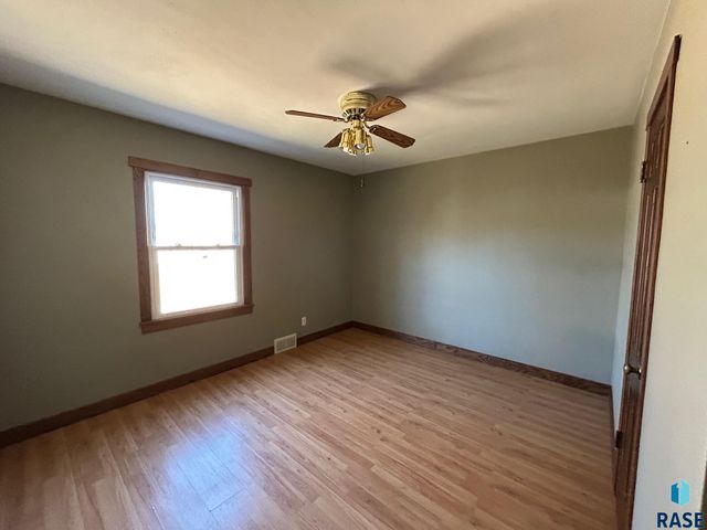 1005 N Kiwanis Ave Avenue, Sioux Falls, SD 57104