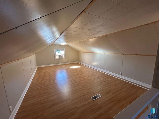 1005 N Kiwanis Ave Avenue, Sioux Falls, SD 57104